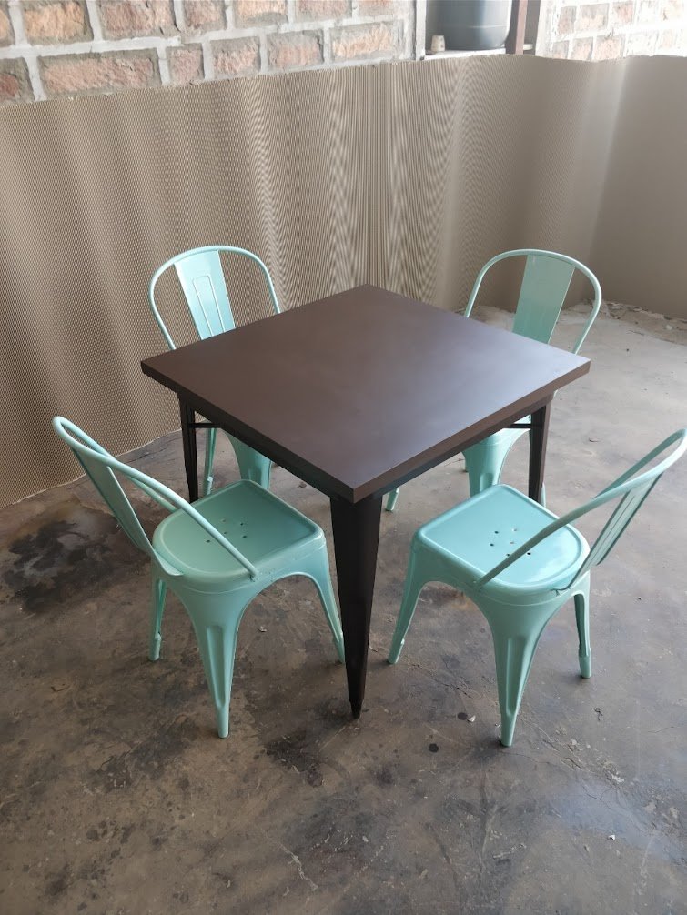 Restourant table